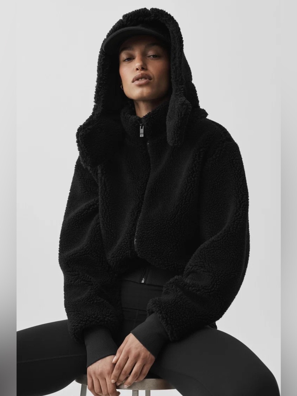 ALO Yoga Foxy Sherpa Jacket in Black - S